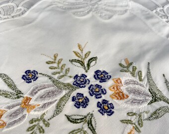 ビンテージ テーブルクロス 刺繍入りクロス 刺繍テーブルクロス | iichi 日々の暮らしを心地よくする