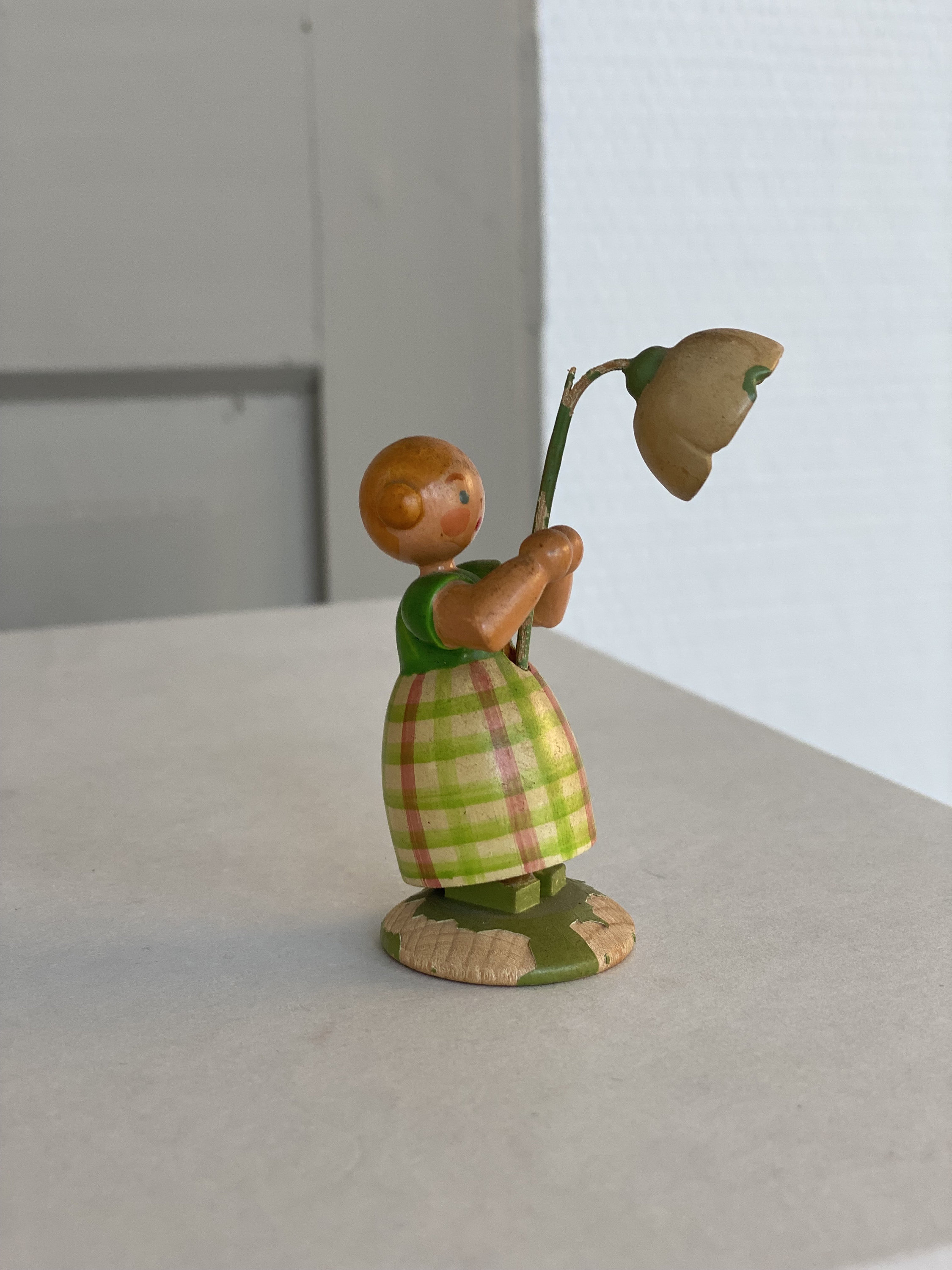 Set 4 PCS / Handmade Wooden Flower Girl Figures / Vintage