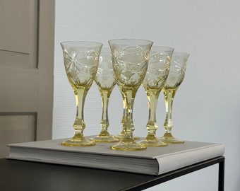 Wine glasses / yellow lead crystal / Mid Century / absolutely exceptional glasses / hand-cut / beautiful rare quality & color