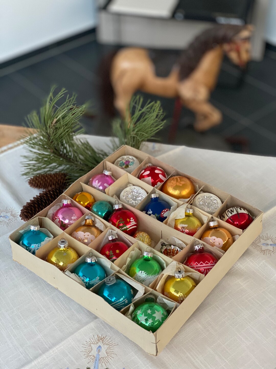MegaSet 26 Stück, alte Vintage Weihnachtskugeln 57 cm / vermutlich 30er60er Jahre / bunt