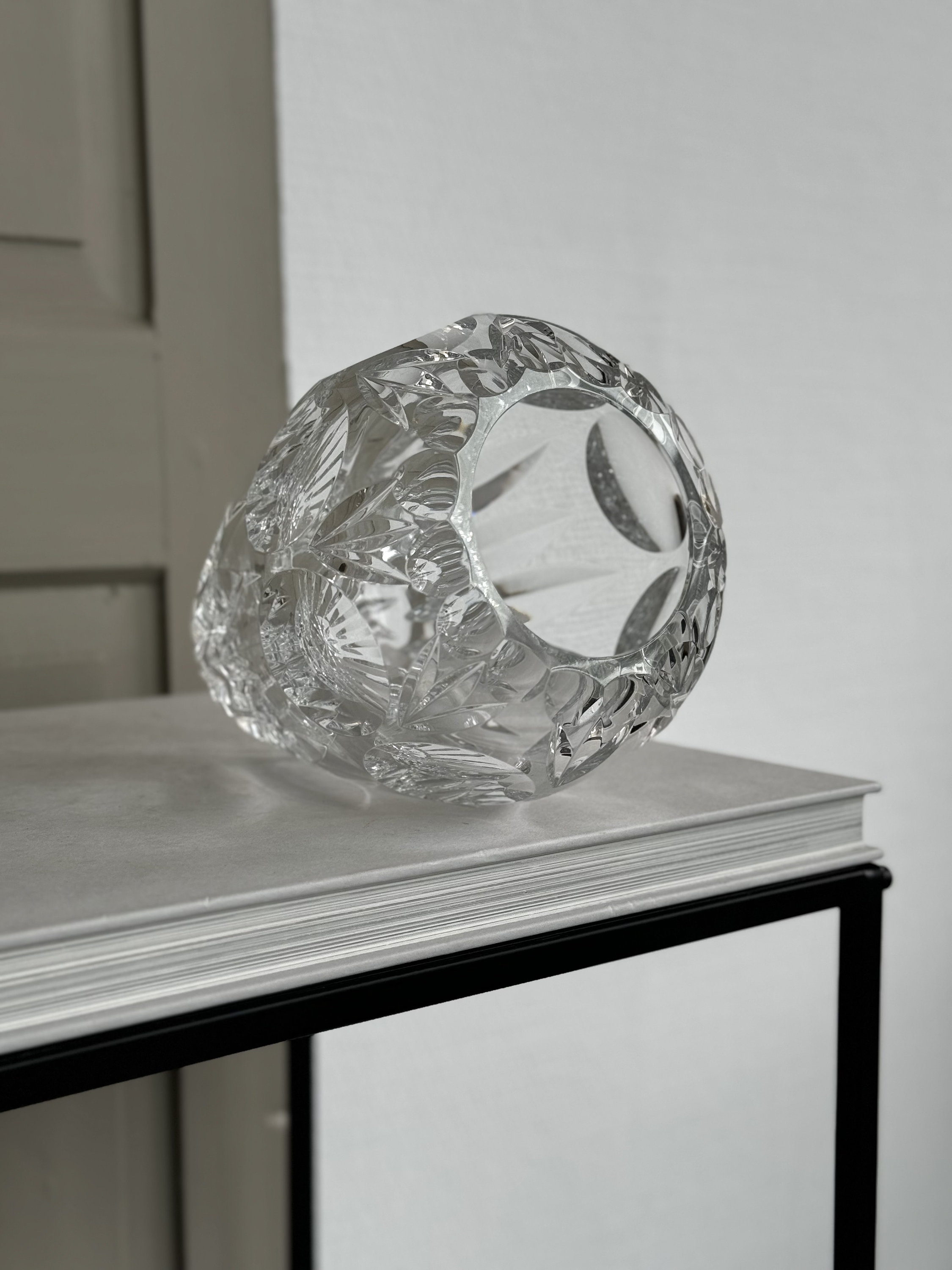 1240 グラム / ヴィンテージ花瓶ヘビー鉛クリスタル / 15.5 cm