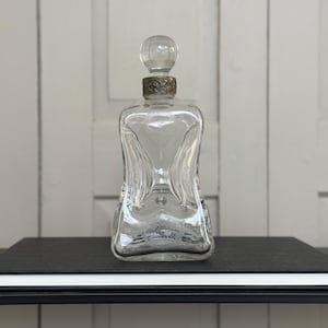 Vintage glazen karaf / gorgelende fles / bloemengravures / kristallen karaf / retro barwagen / handgesneden / barwagendecoratie Châteaucore