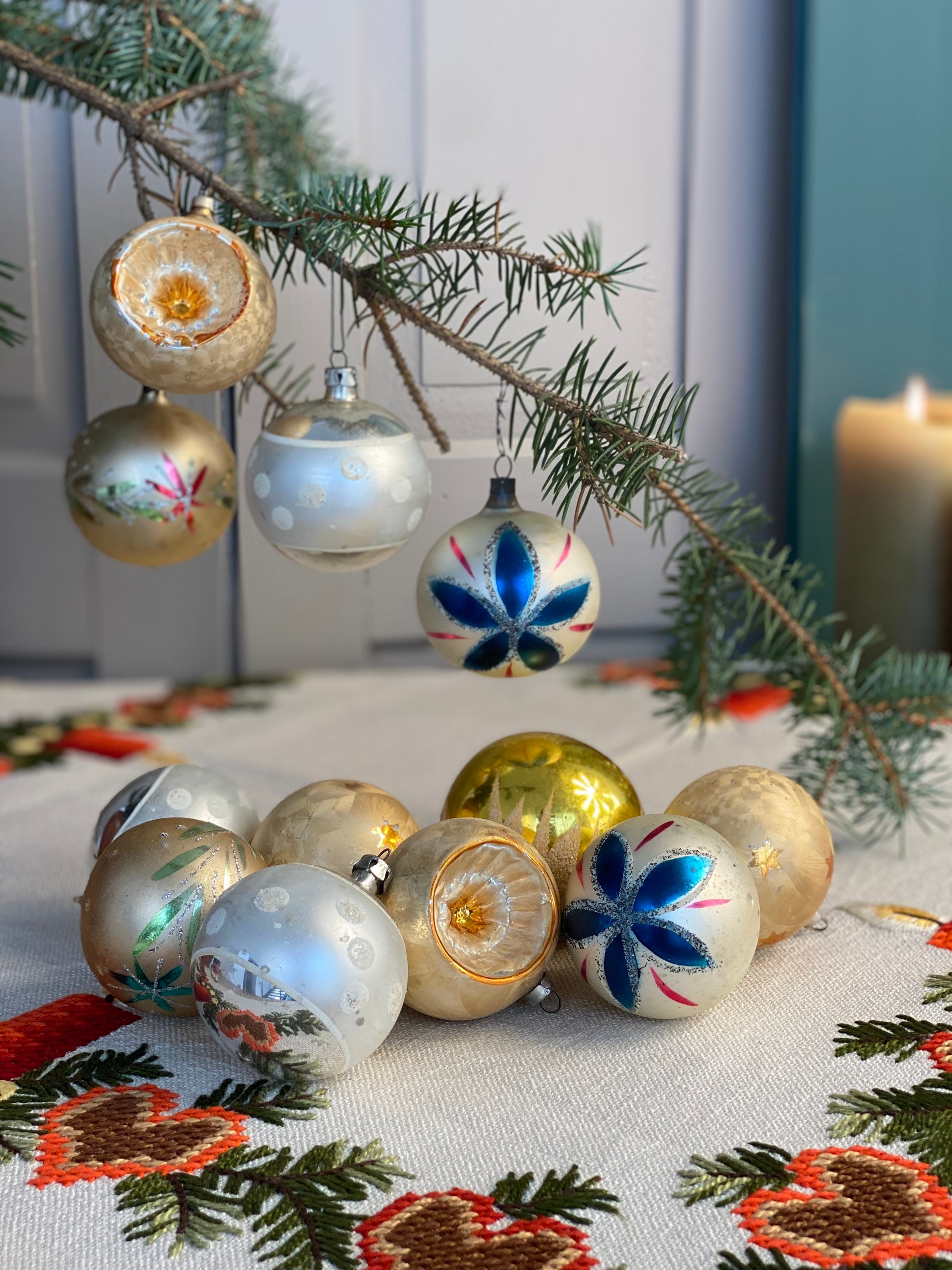 Set 12 Pieces / Vintage Christmas Tree Baubles / Very Very Old Etsy