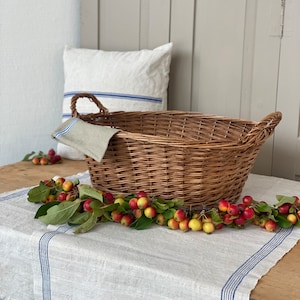 Vintage wicker basket / flower basket / natural basket / herb basket / old wicker basket / handmade basket /  laundry basket / farmhouse
