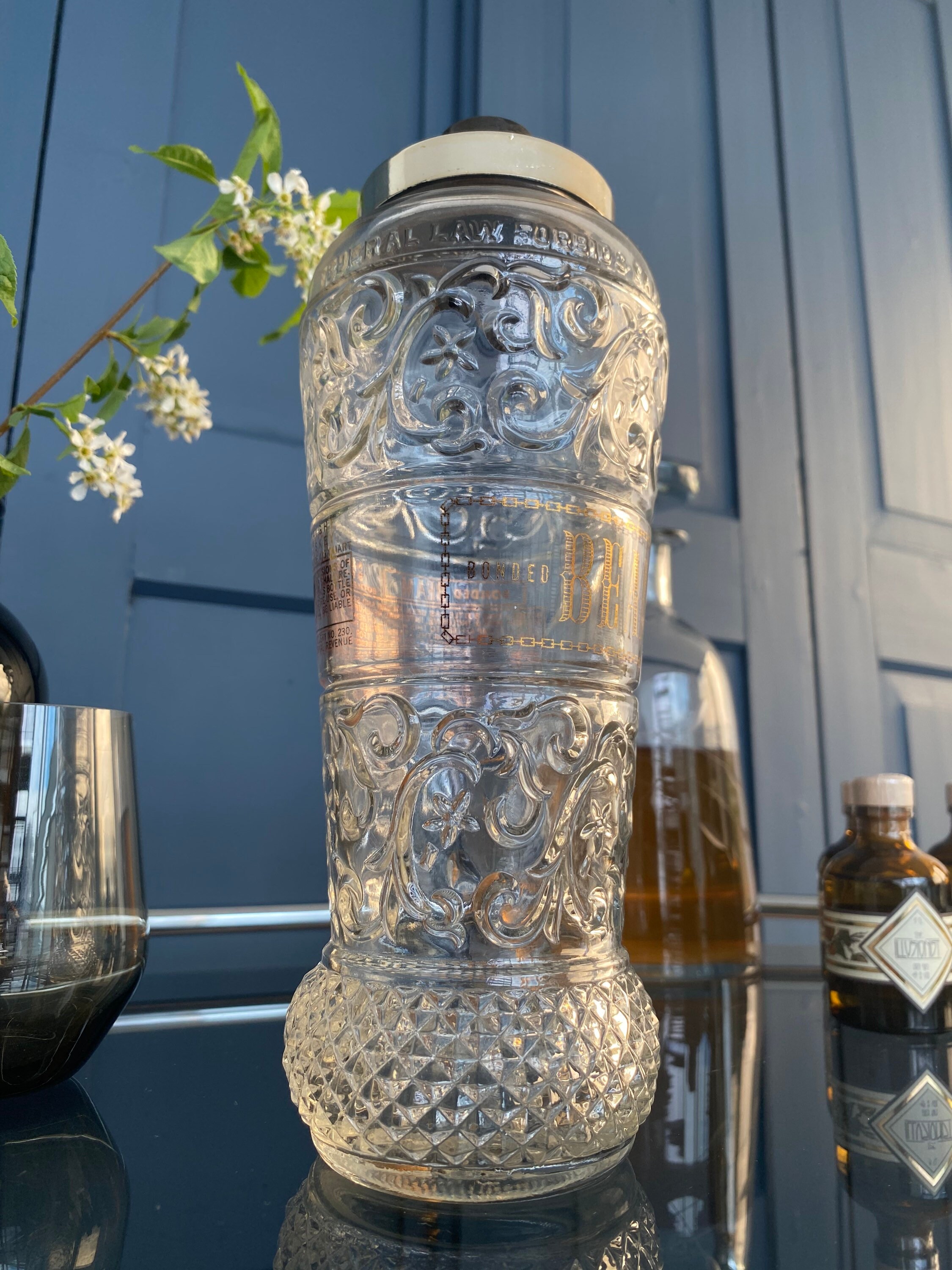 アンティーク BEAM Bourbon whisky ボトル Beam Bourbon Whiskey in Rare Decanters (Lot 1448 - Rare