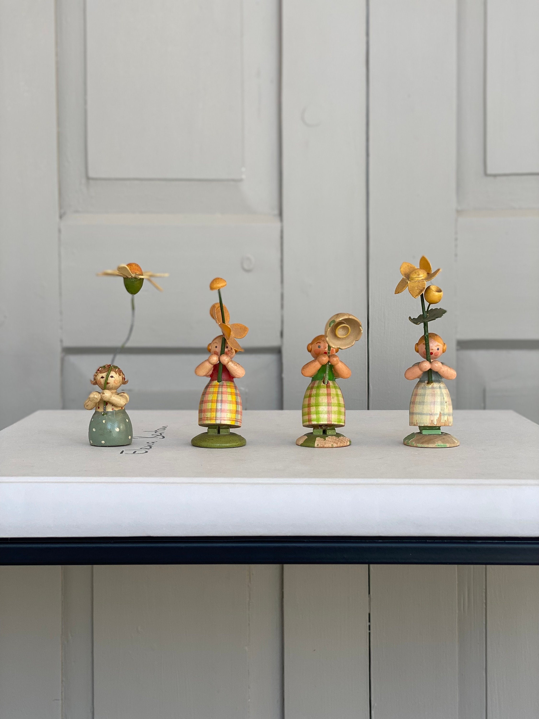 Set 4 PCS / Handmade Wooden Flower Girl Figures / Vintage