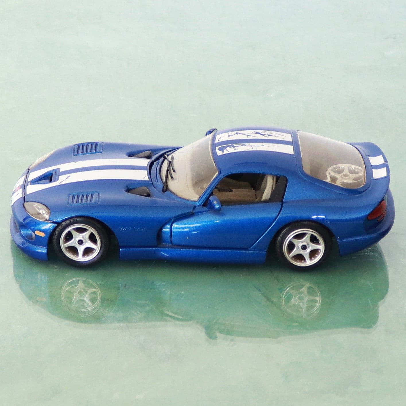 Bburago ブラーゴ ダッジ バイパー クーペ burago GTS COUPE 1997 1:24