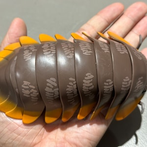Plastikowy owad, owad, pluskwa ziemniaczana, stonoga, figurka z ruchomymi częściami - rzadki kolor 14 cm