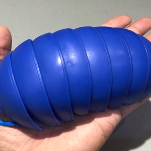 Plastikowy owad, owad, pluskwa ziemniaczana, figurka równonoga z ruchomymi częściami - kolor NIEBIESKI 14 cm