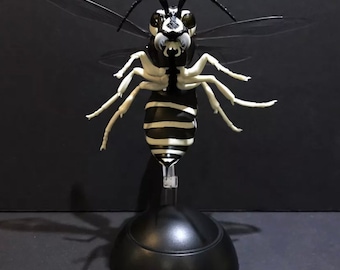 White Faced Black Jack Wasp Figure w/ Moving Joints & Display Stand