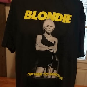 BLONDIE Rip Her To Shreds T-Shirt Vintage Rock Apparel Authentic Merchandise