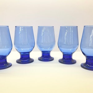 Set of 5 1970s Vintage Cobalt Blue Wine or Cocktail Glasses – 8 oz Retro Short Stem Barware - Colored Mid Century Glassware - New Home Gifts