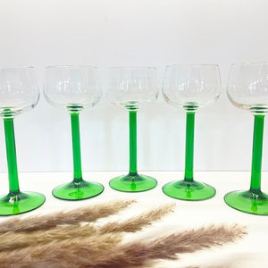 Set of 5 Vintage Emerald Green Luminarc France D'Arques Wine Glasses, Crystal Wine Goblets, Luxury Barware, 30th Birthday Gift, Bar Display