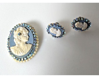 3-delige vintage sieraden kunststof nep camee strass broche en oorbellen set MCM