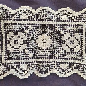 Great Pair of Vintage Filet Lace Table Scarves/  Doilies