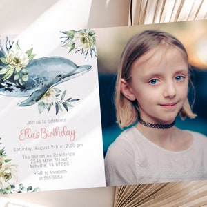 Delfin-Geburtstags-Fotoeinladung, bearbeitbar, Under the Sea-Einladung, Delfin mit Blumen, bearbeitet mit Corjl, sofortiger Download #DF01