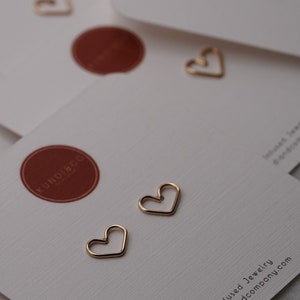 Hart, heart studs, 14k gold fill, tiny heart earrings, meaningful earrings, women&#39;s earrings, cute earrings, stud earrings, gold earrings