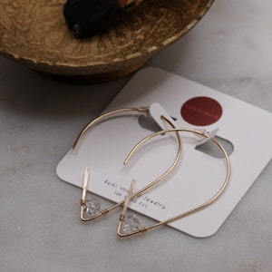 Marea, Herkimer Hoop Threaders, riempimento in oro 14k, quarzo Herkimer, orecchini di riempimento in oro, orecchini infila, gioielli avvolti in filo, orecchini d&#39;oro