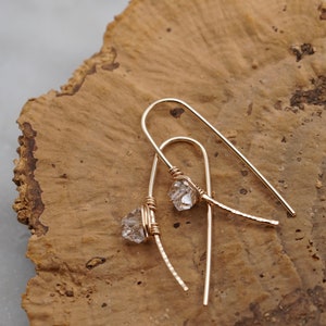 Allie, riempimento in oro 14k, infilatori, orecchini herkimer, gioielli in quarzo herkimer, orecchini di riempimento in oro, orecchini infila, orecchini di cristallo, oro