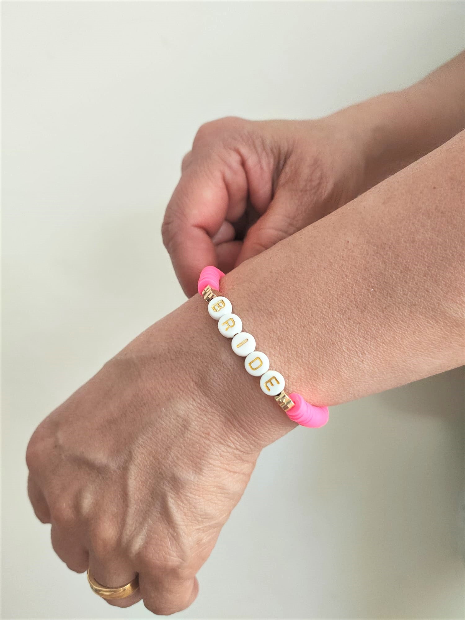 Mikovivi Bracciale con Perline per Sposa, regolabile Squisiti Bracciali per Addio al Nubilato Braccialetto con Perline Regalo per Damigella d'Onore