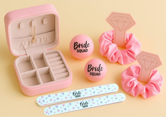 Hen Party Gift Bundle Pink Bachelorette Favour Set with Scrunchie Lip Balm Nail File Jewelry Case Bridesmaid Glam Kit hen do