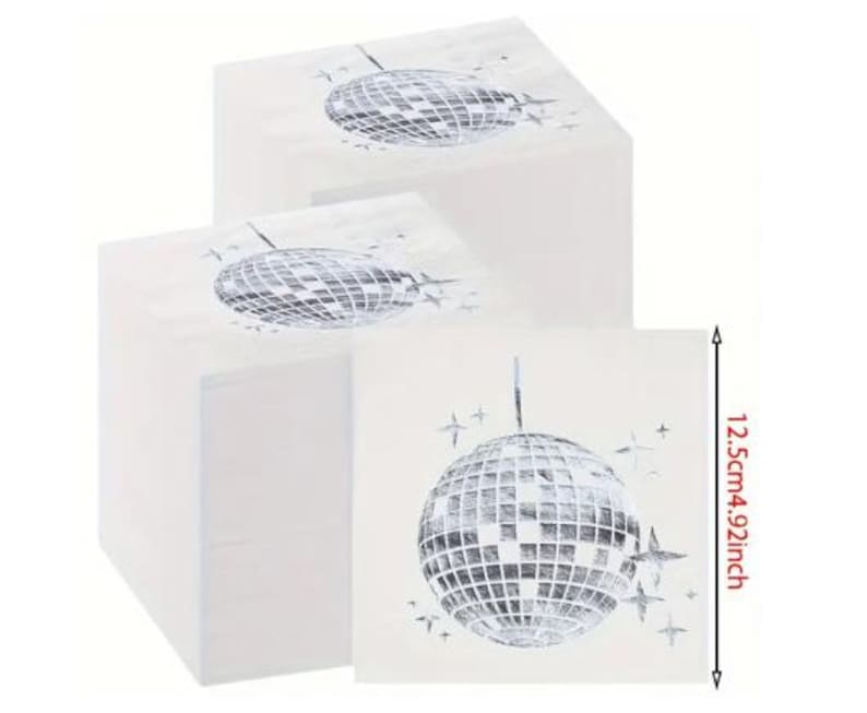 Puede incluir: Dos cajas de regalo blancas con un dise&ntilde;o de bola de discoteca plateada. Las cajas miden 12,5 cm de alto.
