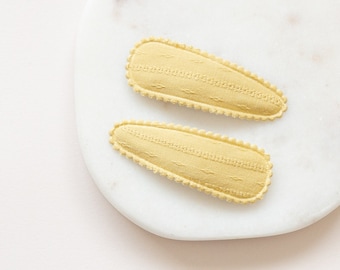 SET of 2 TEXTURED YELLOW fabric snap clips, baby girl hair clips, girl hair accessory, toddler hair clip, fringe clip, soft hair clips