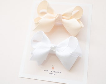SET of 2 GROSGRAIN ribbon hair bow , toddler girl hair clips, girl hair accessory, toddler hair bow, fringe clip, pigtail hair clips