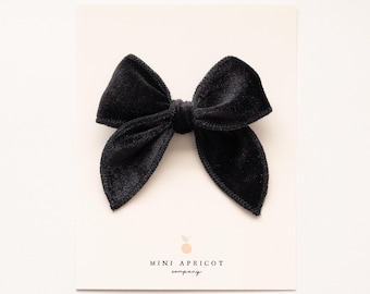 NEU ** kleine VELVET SCHWARZ Baby Haarschleife, braune Haarschleife, Neugeborene Schleife, Mädchen Schleife, Baby Stirnband, Zopf Haarspangen, Weihnachtsschleife