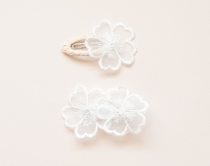 NEW** OVERSIZED WHITE floral hair clips, baby girl hair clips, girl hair accessory, toddler hair clip, fringe clip, flower girl hair clips