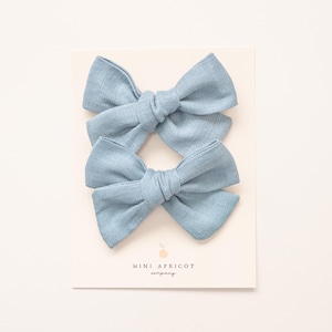 NEW** BLUE linen PIGTAIL bow set, piggy girl hair bow, blue pinwheel bow, pig tail hair bow, piggie hair clips, pig tail hair accessory