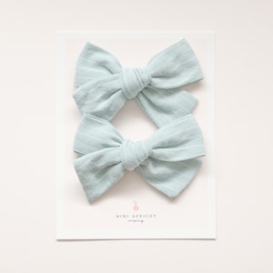 NEW** BLUE PINSTRIPE pigtail bow set, piggy girl hair bow, stripe pinwheel bow, pig tail hair bow, piggie hair clip, pig tail hair accessory