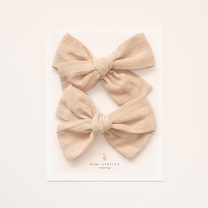NEW** textured BROWN PIGTAIL bow set, piggy girl hair bow, pinwheel bow, pig tail hair bow, piggie hair clips, pig tail hair accessory