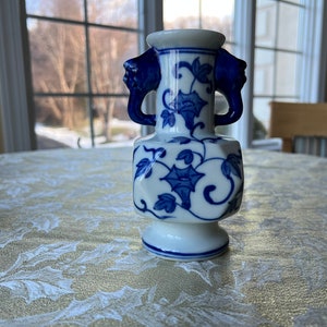 Vintage Foo Dog Vase, Chinoiserie Blue & White Foo Dog Foo Lion Vase, Made in China