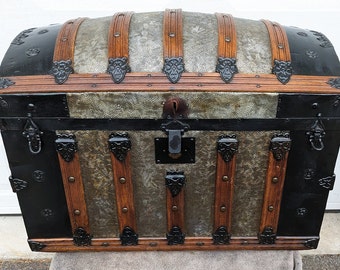 innovator Vintage trunk 約29L RARE Museum Find! Stunning 1800's Wood and Tin Immigrant