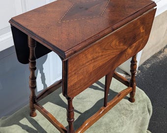 RARE Find! Gorgeous Walnut Colonial Style Drop Leaf Accent Table, End Table  with Amazing Parquetry Wood Inlays and Hand Turned Legs
