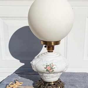 Estate Find! Beautiful Vintage Hand Painted Floral Gone with the Wind Hurricane Lamp