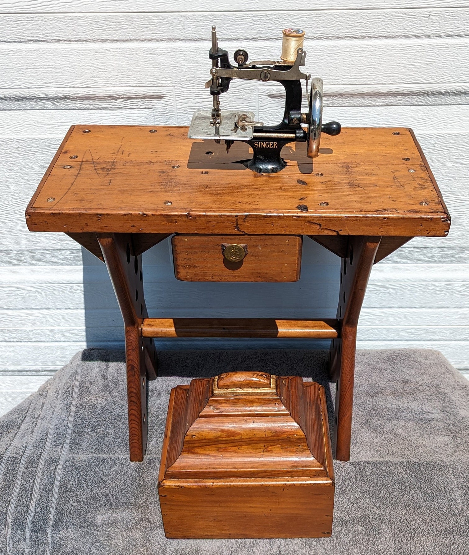 Singer Sewing Machine 1940's Electric with Cabinet Console