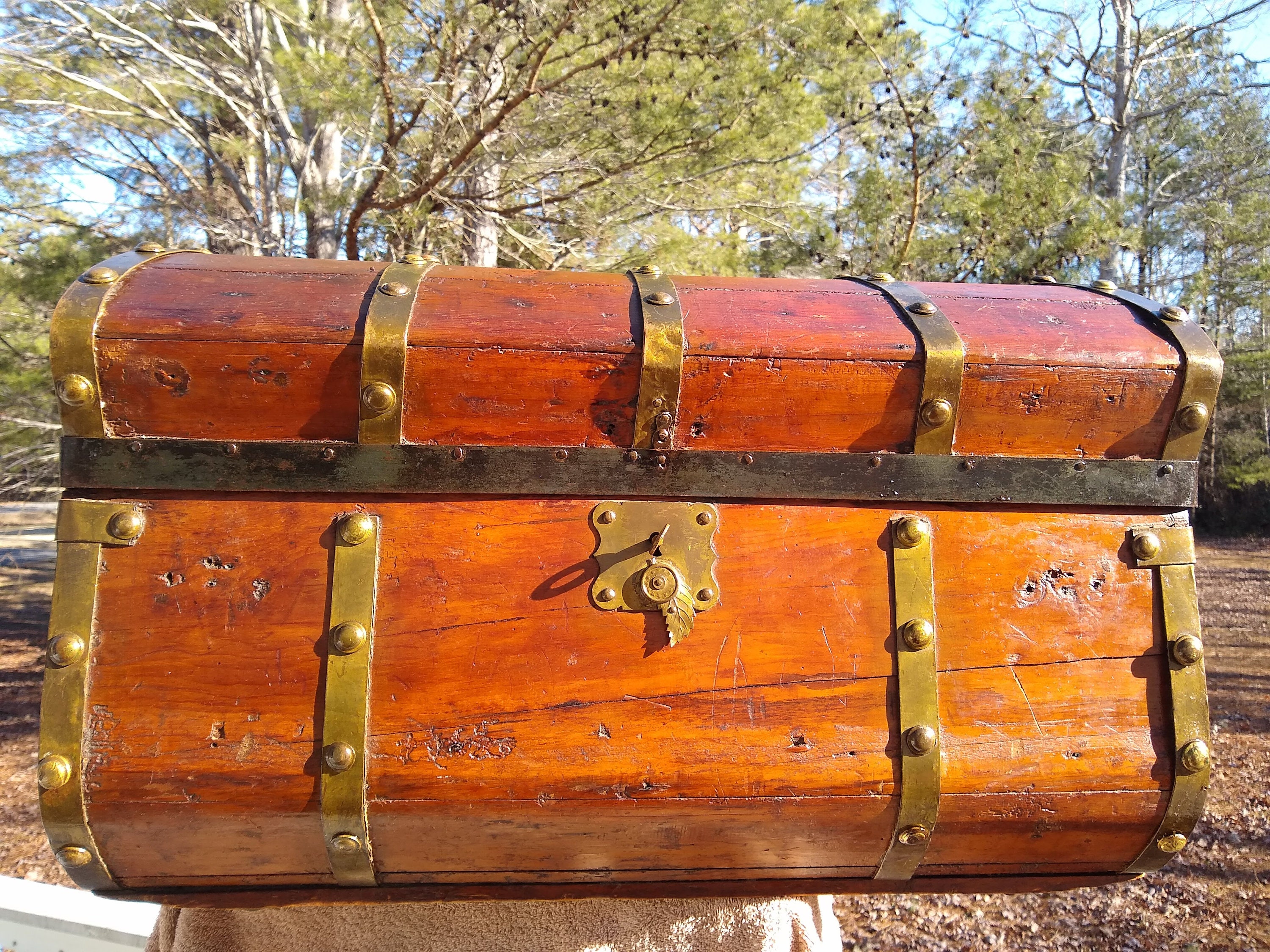 371 Restored Steamer Trunks For Sale - All Wood, Leather and Pressed Tin -  Dome Top, Flat Top, Roll Top