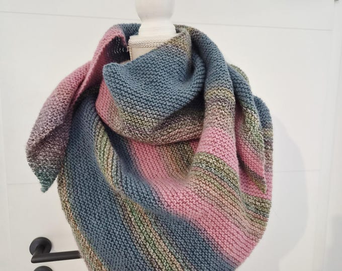 Triangular scarf/neck shawl, hand-knitted