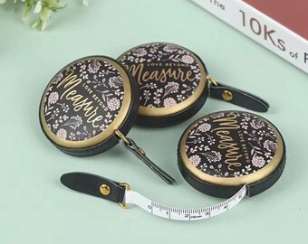 Maßband im Vintage-Stil, einziehbares Maßband aus veganem Leder, Schneider-Designer-Geschenk