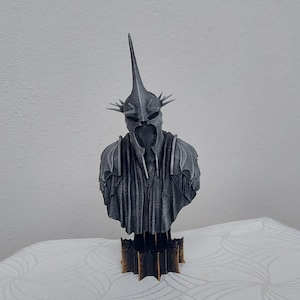 Busto del Re Stregone di Angmar - Scultura dipinta a mano