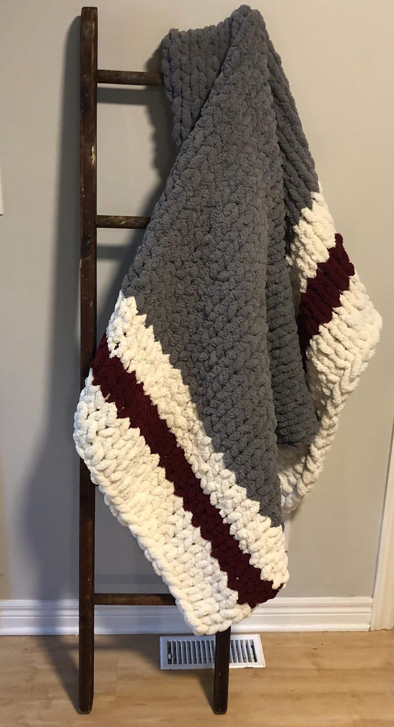 dezignsbydyan Chunky Knit Chenille Throw - Thumbnail 3
