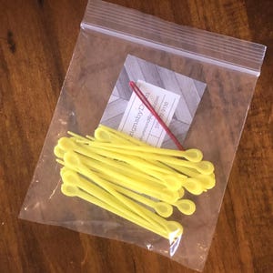 25 épingles en plastique pour la fabrication d'amigurumi avec 1 aiguille à tapisserie pliée/cadeau pour les crocheteurs/outils pour amigurumi/épingles pour fabriquer des objets