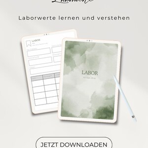 Könnte beinhalten: Ein digitales Tablet zeigt ein druckbares Arbeitsblatt zum Lernen und Verstehen von Laborwerten. Das Arbeitsblatt trägt den Titel "LABOR" und hat einen grünen Aquarellhintergrund. Der Text "JETZT DOWNLOADEN" wird auf einem weißen Button angezeigt. Der Text "Pflegeshop.etsy" wird unter dem Button angezeigt.