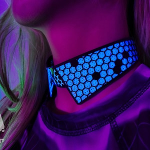 HEXin Collar UV Blue - Rubber Ravewear (Choker, Necklace, Artwear, Reactive, Rave Accessories, Fluorescent, Black Light, Neon, Glow, Party)