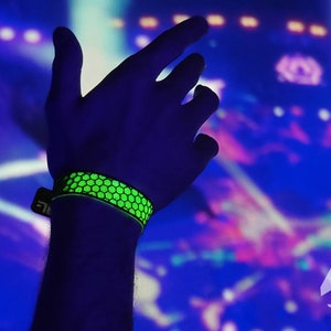 Spy-Net Rubber UV Wristband by RBF(Fluorescent, Psychedelic, Band, Festival, Rave Bracelet, Blacklight, ultra violet, kandi, Neon, trippy)