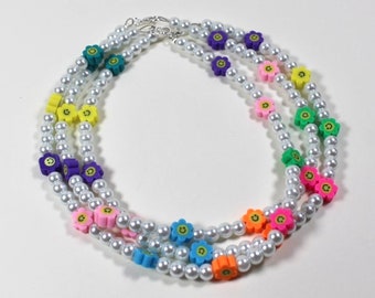 Pearl and flower bead necklace