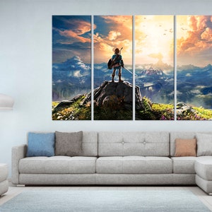 Puede incluir: Una impresi&oacute;n en lienzo de varios paneles que presenta un personaje de videojuego de pie en la cima de una monta&ntilde;a con vistas a un vasto paisaje. El personaje lleva una t&uacute;nica verde y sostiene una espada. El cielo es de un azul vibrante con nubes blancas y esponjosas. El sol se pone en la distancia, proyectando un c&aacute;lido resplandor sobre la escena.