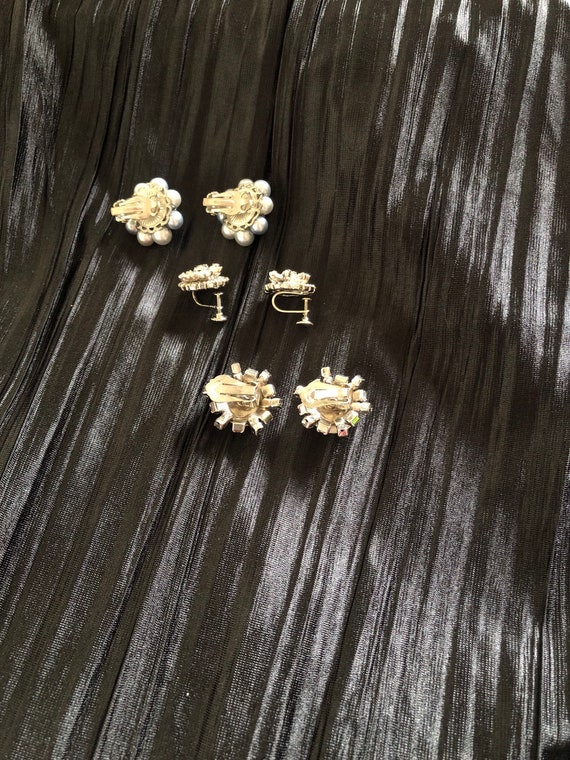 Three Pairs Vintage Clip On and Screw Back Fashio… - image 8